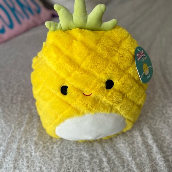New Maui The Pineapple Fuzzamallow Squishmallow - Picture 3 of 16
